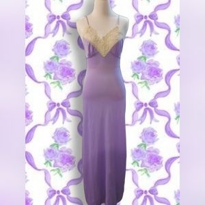 Stunning Vintage Lavender Nightgown